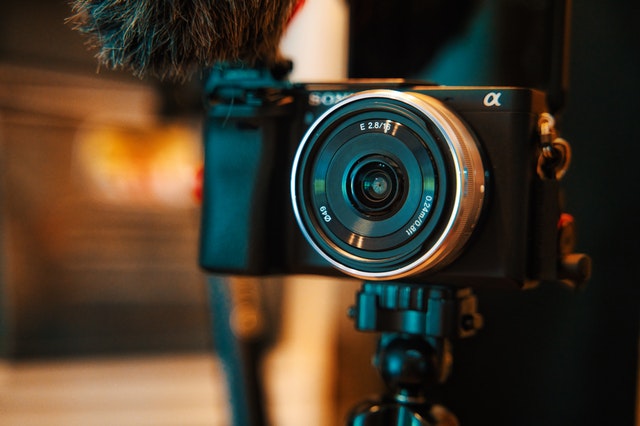 Light weight camera for vlogging
